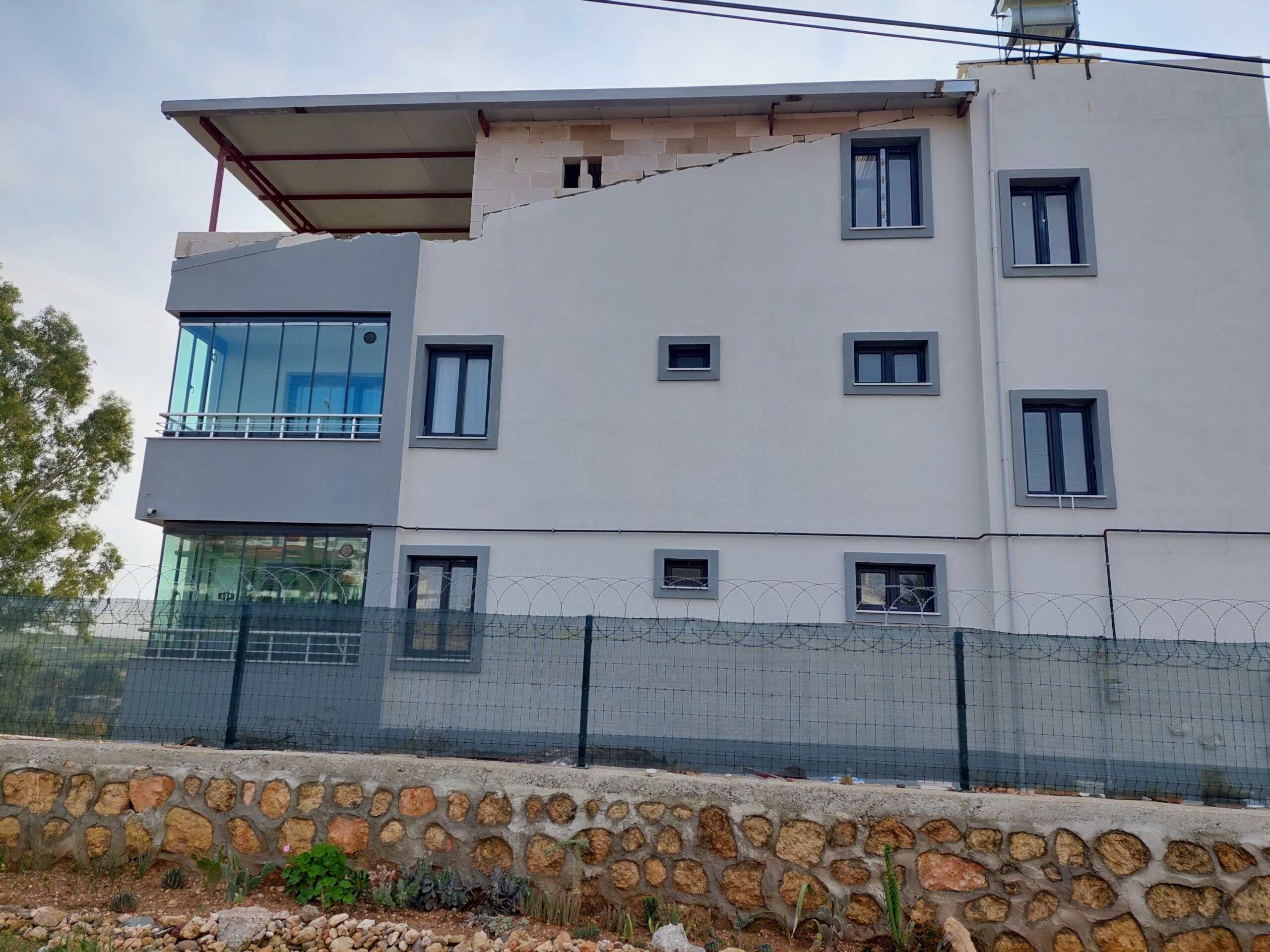 Bakı Menekşe Köyü’nde yapılan tadilat kapsamında Ytong gazbeton duvar örme çalışması ve profesyonel işçilik